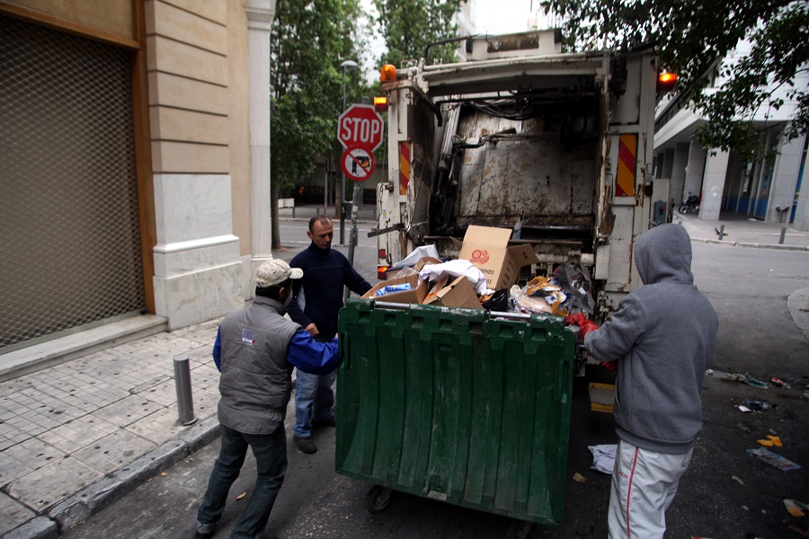 Καταργούνται (σιγά σιγά) οι κάδοι στην Αθήνα – Έρχεται η αποκομιδή απορριμμάτων με ραντεβού