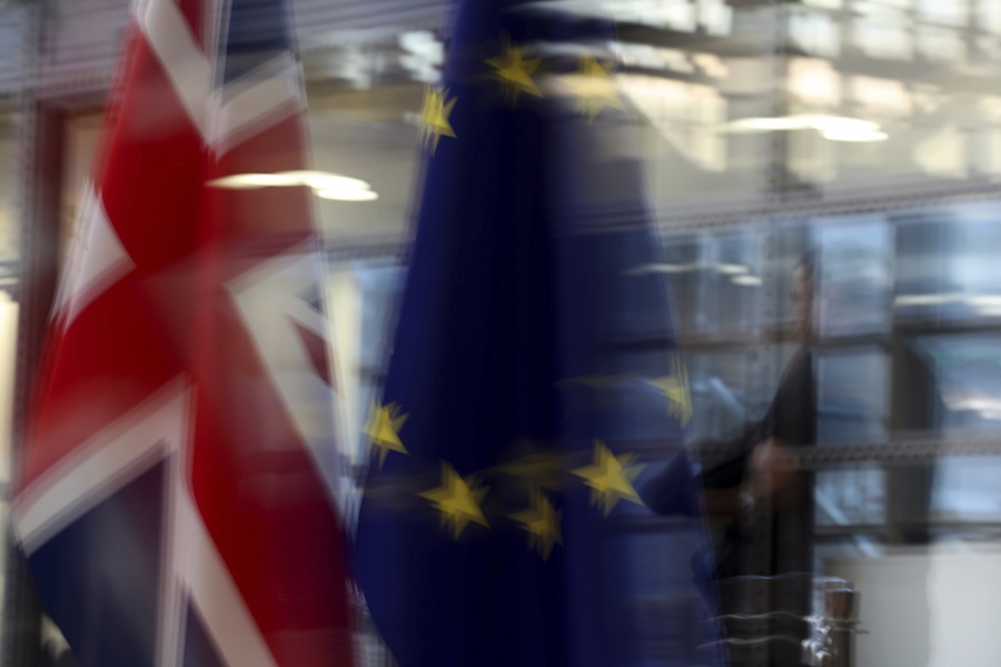 Financial Times: Ζοφερό το οικονομικό τοπίο στη Βρετανία, με ή χωρίς συμφωνία για το Brexit