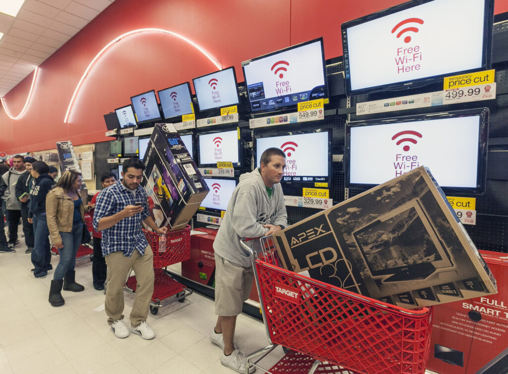 Για να μην παραπλανηθείτε από τη «Black Friday»: Οι τιμές 850 ειδών τεχνολογίας την περασμένη Παρασκευή