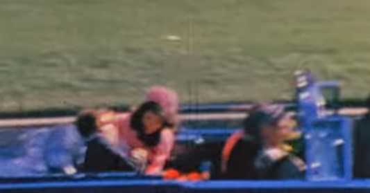 22 Νοεμβρίου 1963 – Δολοφονία Κένεντι – Η μέρα που γέννησε περισσότερες θεωρίες συνωμοσίας (Video)
