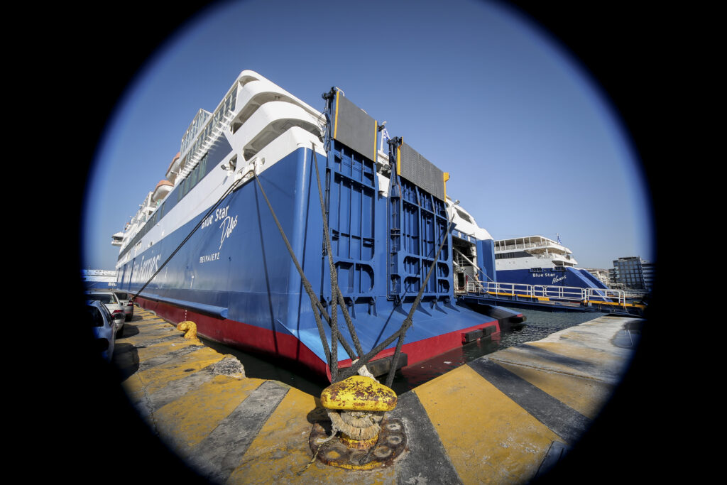 Δεμένα τα πλοία στα λιμάνια – 24ωρη απεργία της ΠΝΟ
