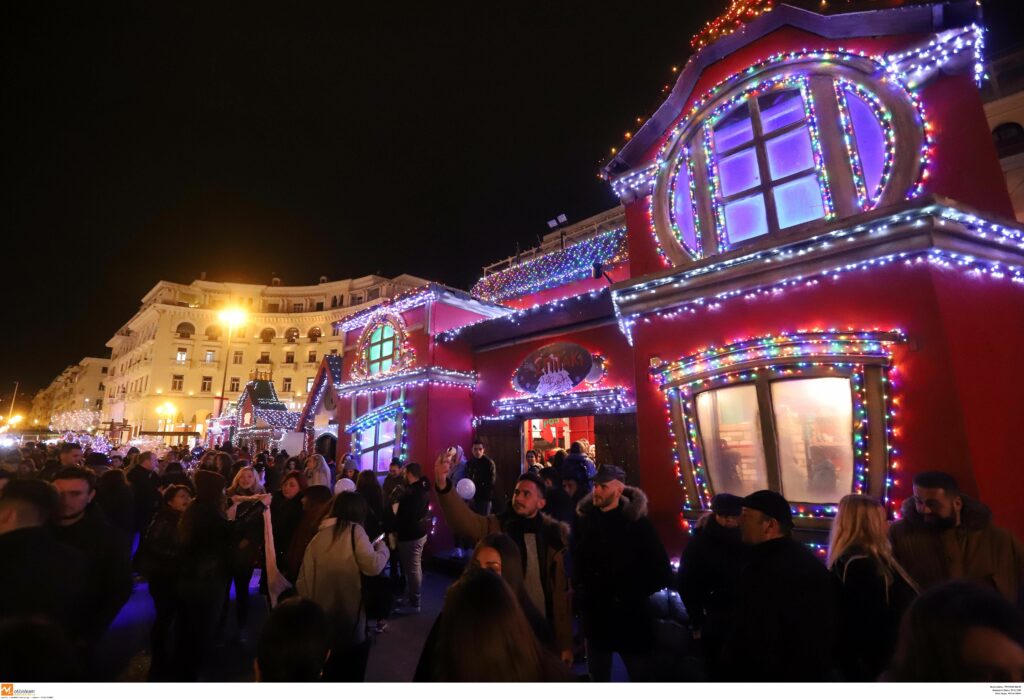 Η Θεσσαλονίκη με φώτα και χρώματα Χριστουγέννων (Photos + Video)