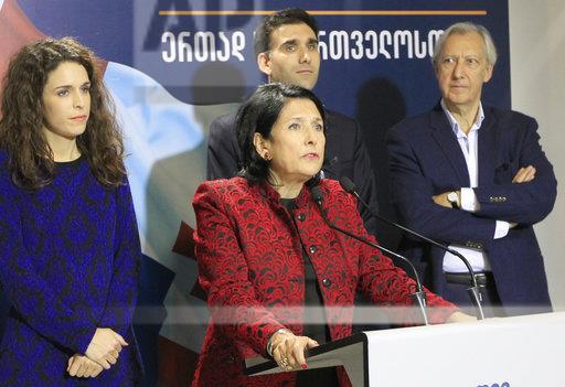 Σαλομέ Ζουραμπισβίλι: Η πρώτη γυναίκα πρόεδρος της Γεωργίας, «κοιτάζει» προς την Ευρώπη