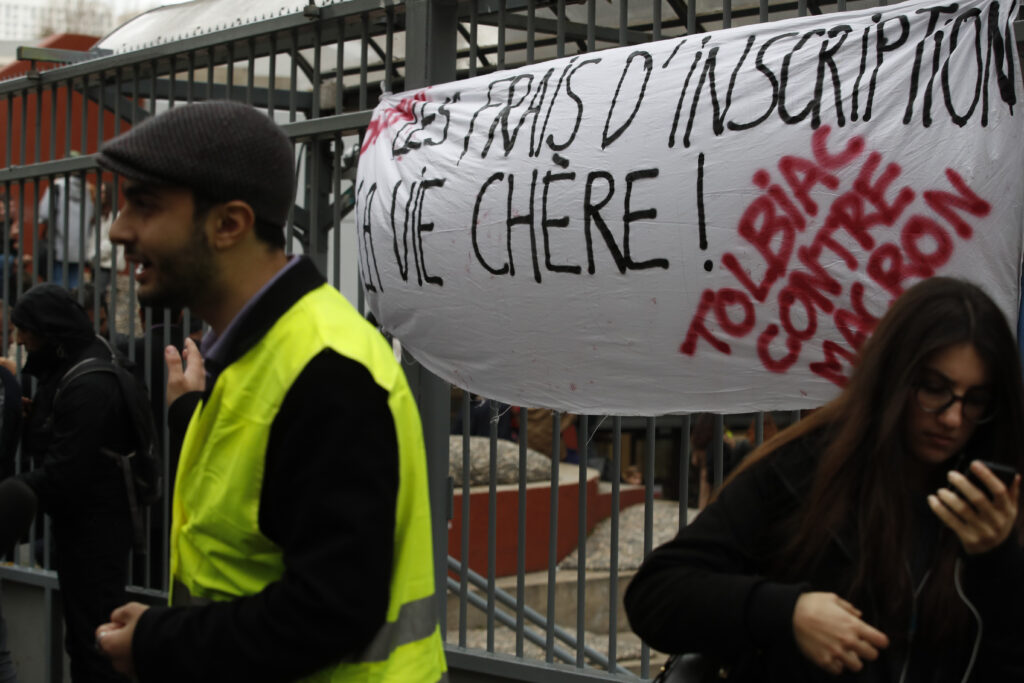 Γαλλία: Μεγάλες κινητοποιήσεις στα λύκεια της χώρας (Video)