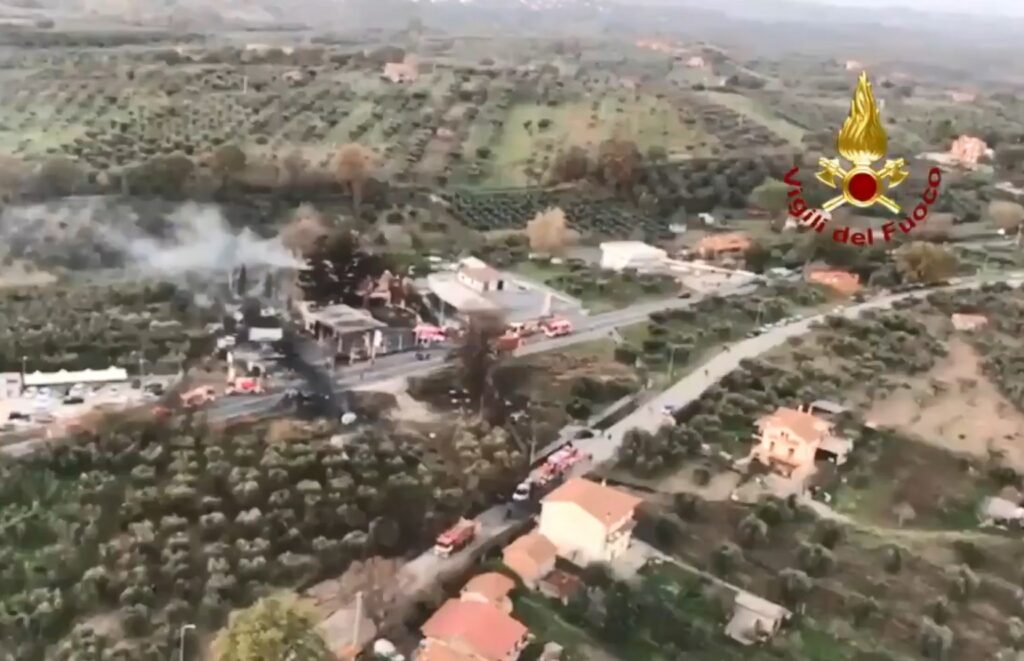 Ιταλία: Δύο νεκροί και δέκα τραυματίες από έκρηξη σε βενζινάδικο (Video)