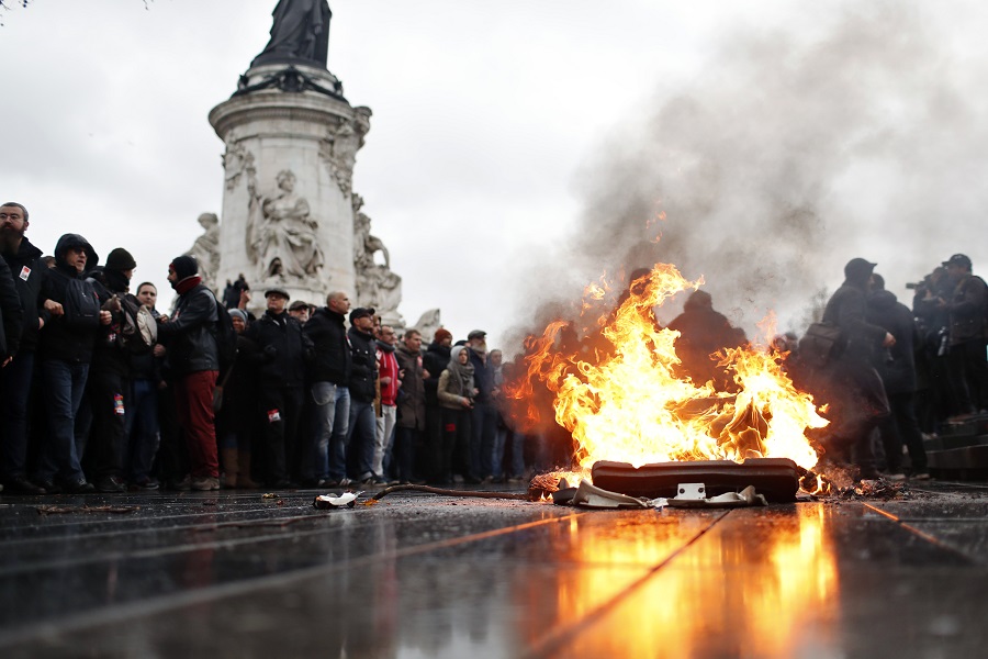 Ανησυχία για το «εκρηκτικό» Σαββατοκύριακο στο Παρίσι – Συστάσεις χωρών στους πολίτες τους για προσοχή
