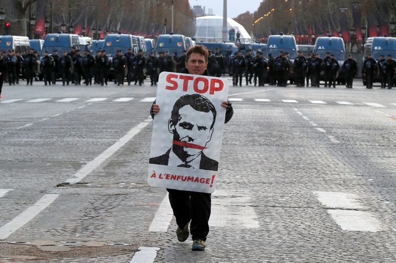 Γαλλία: Με εκατοντάδες …προληπτικές συλλήψεις αντιμετωπίζει τα «Κίτρινα Γιλέκα» η Αστυνομία