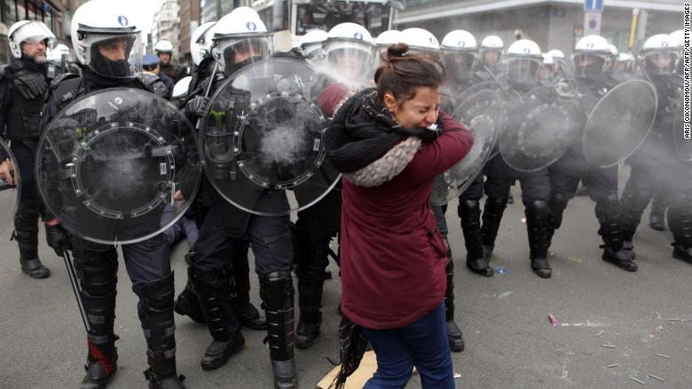 Γαλλία: Συγκρούσεις μεταξύ διαδηλωτών και αστυνομικών ξέσπασαν στο Μπορντό