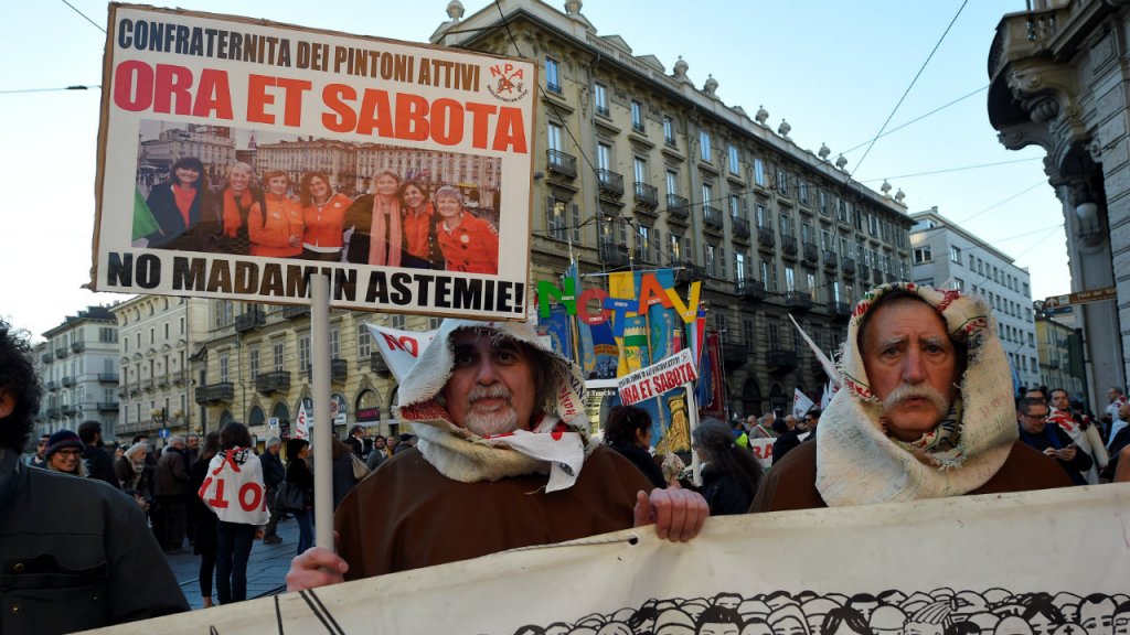 Ιταλία: Διαδήλωση χιλιάδων στο Τορίνο κατά νέας σιδηροδρομικής σύνδεσης με Γαλλία