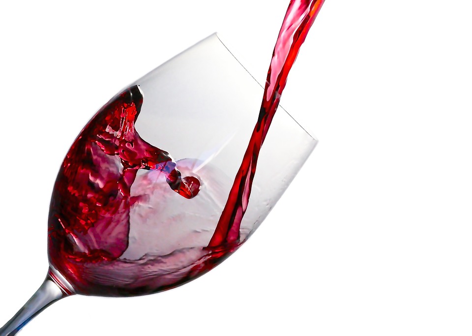 Πιο «γλυκόπιοτο» το κρασί από 1/1/19 – Τι λένε Μπουτάρης, Τσάνταλης και άλλοι οινοπαραγωγοί για την κατάργηση του ειδικού φόρου
