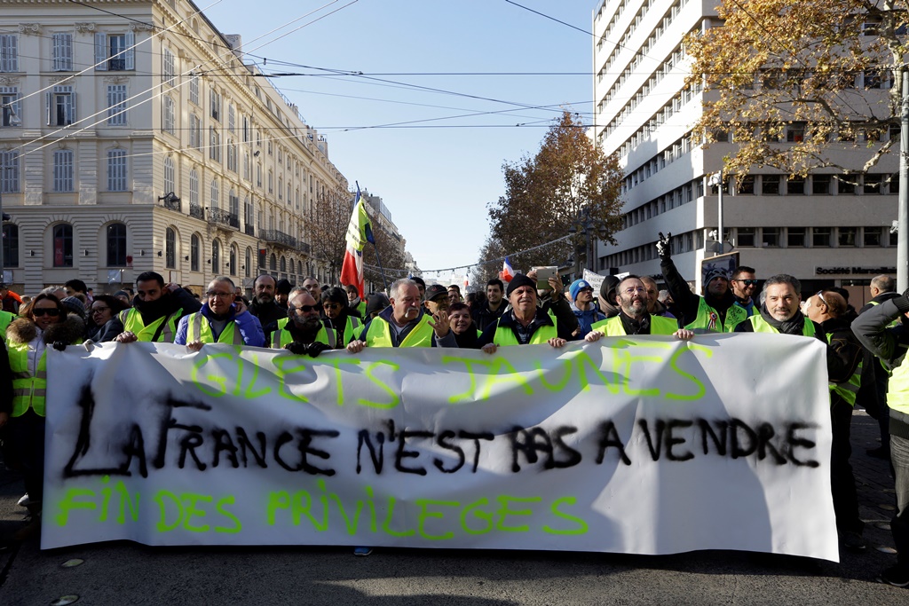 Θυμάσαι τι λέει εκείνος ο στίχος του Ρασούλη;