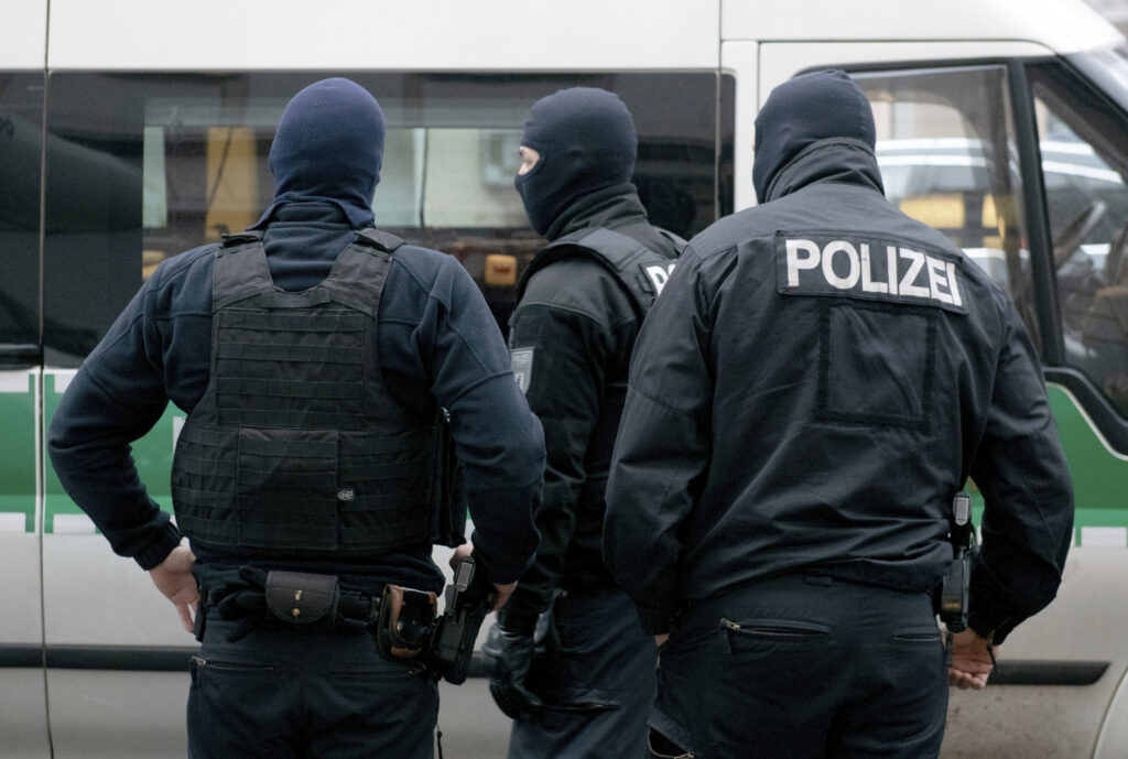 Γερμανία: Μεγαλώνει η λίστα των αστυνομικών που ελέγχονται για συμμετοχή σε ακροδεξιό πυρήνα