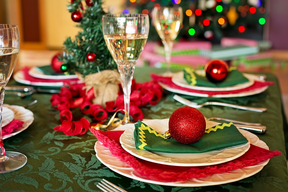 Πόσο θα κοστίσει το χριστουγεννιάτικο τραπέζι – Μεγάλες διακυμάνσεις τιμών