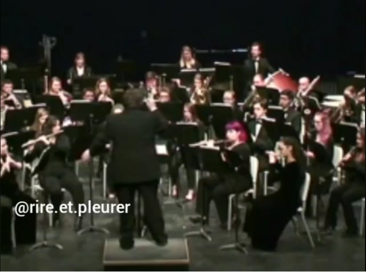 To ατύχημα της ορχήστρας που έγινε viral (Video)