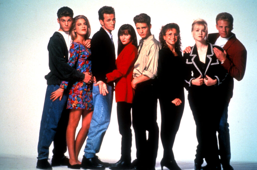 Οι πρωταγωνιστές του «Beverly Hills 90210» επανέρχονται στη μικρή οθόνη – Δείτε πως έχουν αλλάξει (Video)