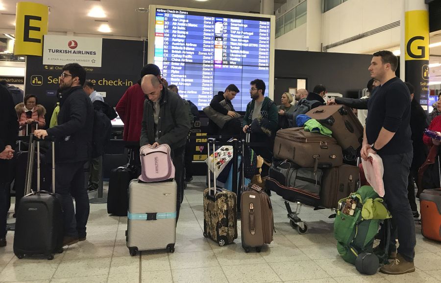 Συνεχίζεται το θρίλερ στο Gatwick – Ξανά κλειστό το αεροδρόμιο (Video)