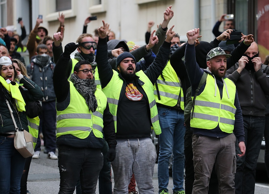 Κίτρινα γιλέκα: Οριστικό «πράσινο φως» για τα μέτρα από τη Γερουσία