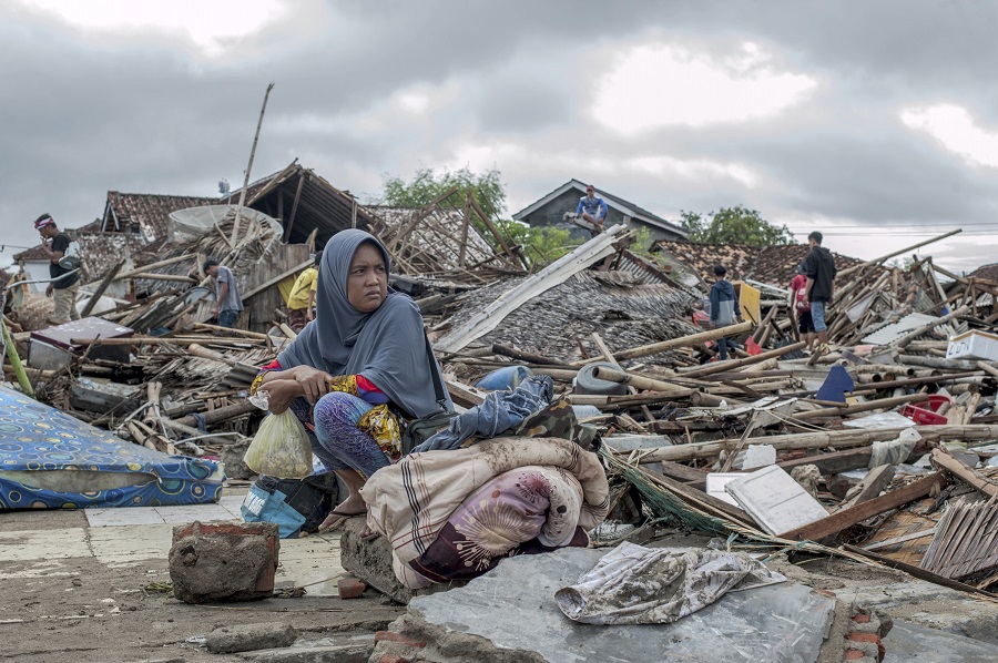 Ανείπωτη οδύνη στην Ινδονησία: Στους 373 οι νεκροί (Photos-Videos)