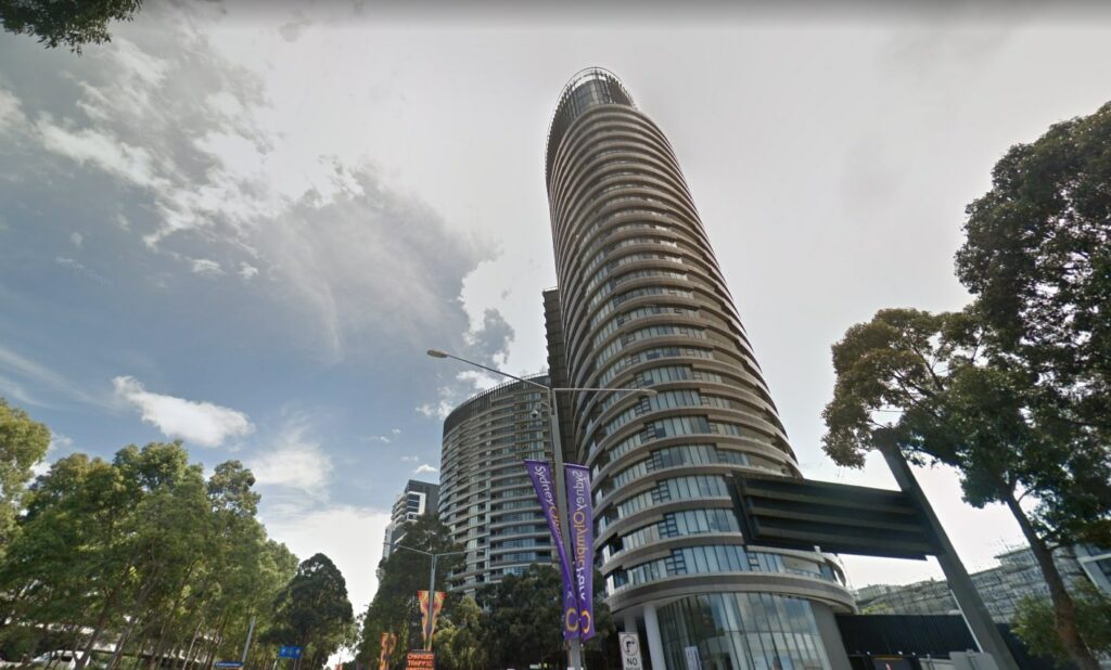 Αυστραλία: Συνεχίζεται η αγωνία των ενοίκων του ουρανοξύστη που εκκενώθηκε μετά τη ρωγμή (Video)