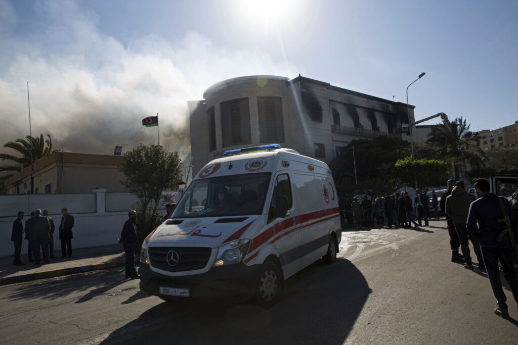 Λιβύη: Το ΙΚ ανέλαβε την ευθύνη για την επίθεση στο υπουργείο Εξωτερικών
