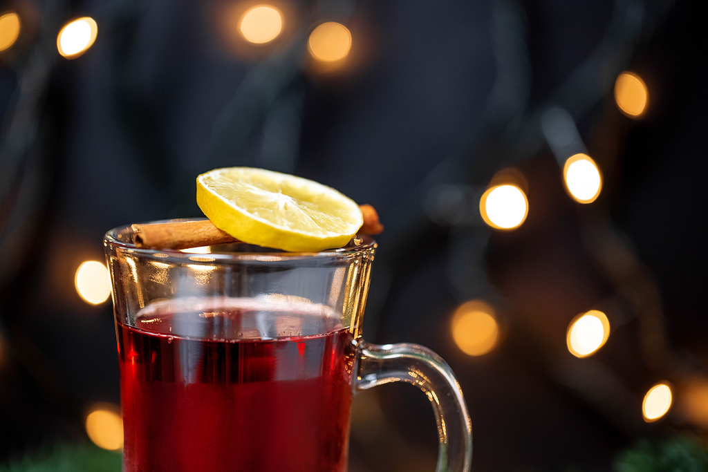 Ένα διαφορετικό ποτό για την Πρωτοχρονιά – Ζεστό κρασί με κονιάκ