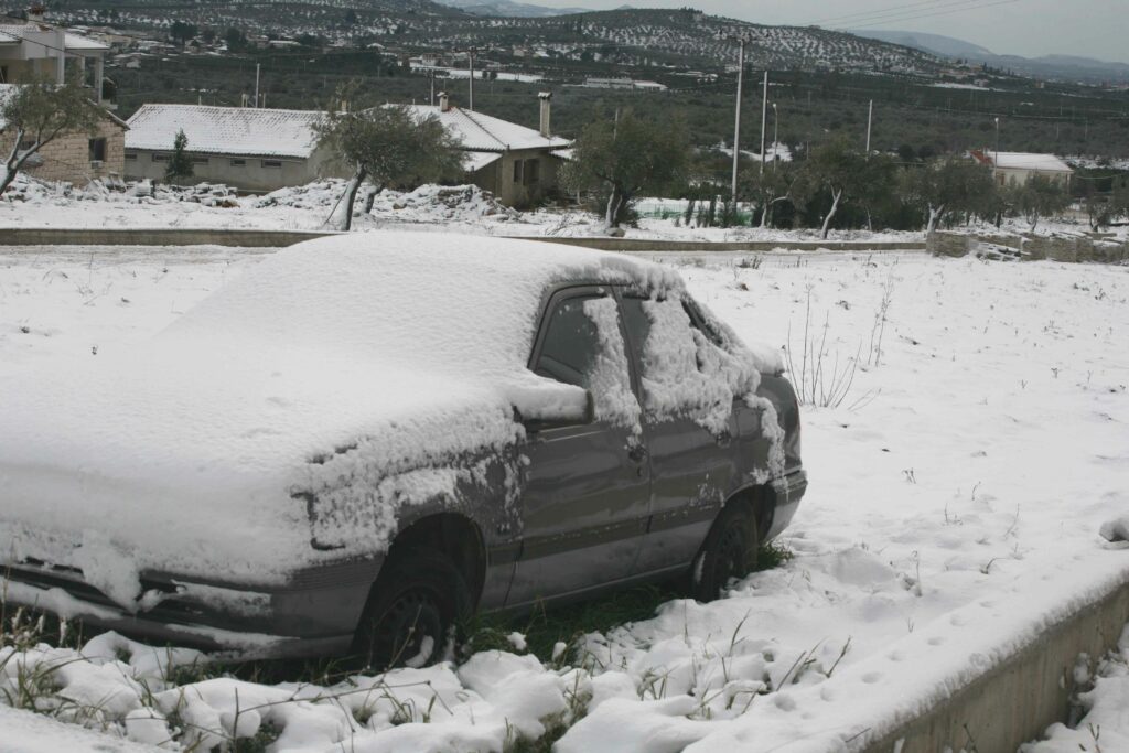 Πελοπόννησος: Πού έχουν κλείσει οι δρόμοι λόγω του χιονιά