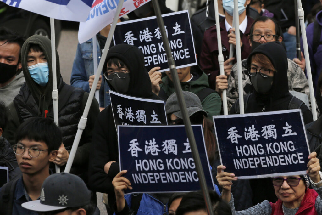Χονγκ Κονγκ: Χιλιάδες διαδηλωτές ζήτησαν δημοκρατία αλλά και ανεξαρτησία από την Κίνα (Photos)