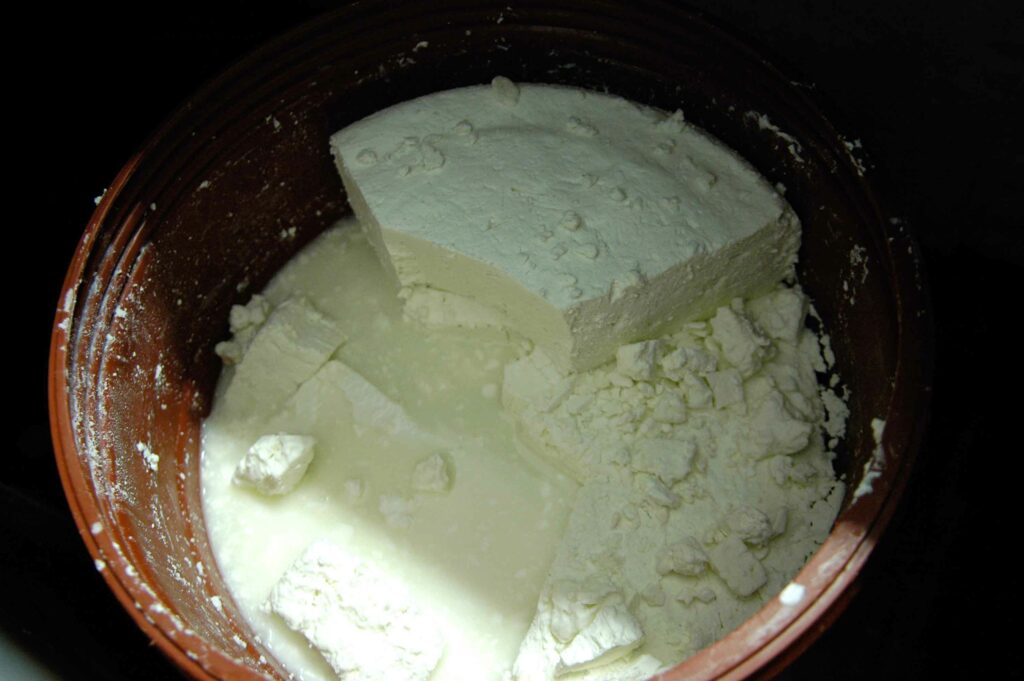 Κεφαλονιά: Το «λευκό τυρί» που έρχεται από τα ομηρικά χρόνια!
