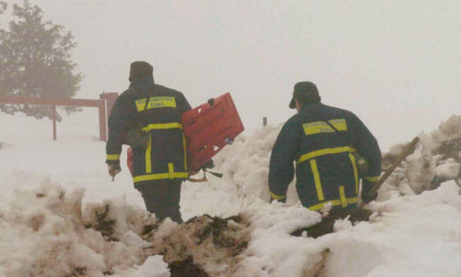 Μεγάλη επιχείρηση στα χιόνια για τη διάσωση 43χρονου βοσκού στην ορεινή Φθιώτιδα – Ειδοποίησε μόνος του τις αρχές