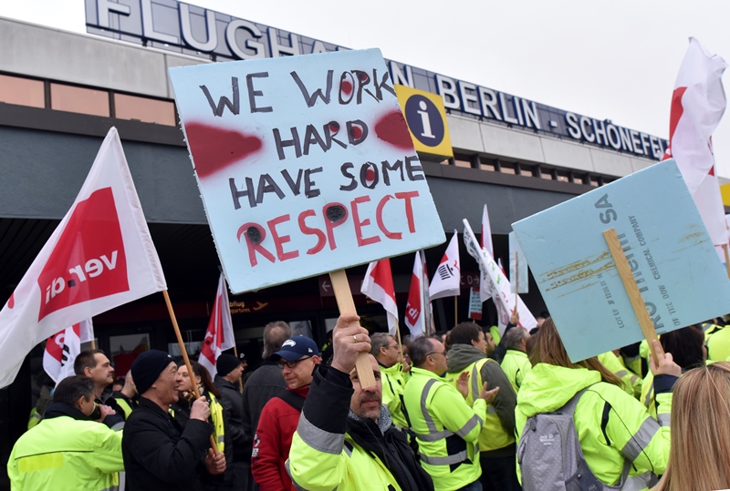 Γερμανία: Απεργούν οι υπάλληλοι στα αεροδρόμια – προβλήματα πτήσεις