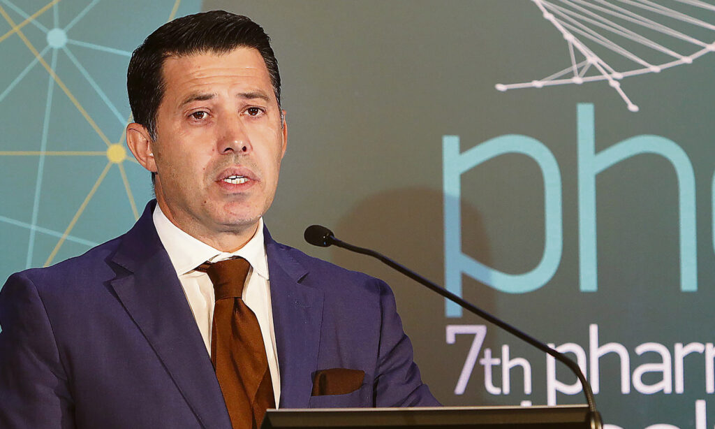 #Novartis_Gate: Νίκος Μανιαδάκης – Ο διαχρονικός «σοφός» υπουργών και κοσμήτορας-μπίζνεσμαν