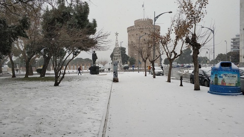 Έφτασε η «Υπατία» με βροχές και νοτιάδες – Χιονόπτωση στη Θεσσαλονίκη (Photo – Video)