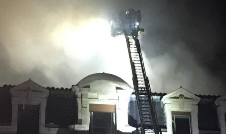 Γαλλία: 19 τραυματίες – δύο σοβαρά – από πυρκαγιά σε πολυκατοικία στην Τουλούζη (Photo & Video)