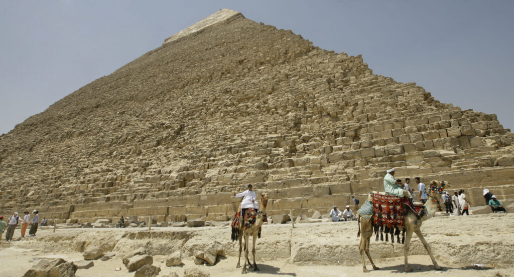 Αίγυπτος προς Βρετανία: Αποδείξτε πως η πέτρα της πυραμίδας δεν έχει κλαπεί!