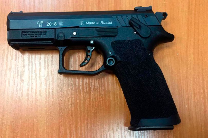 Ρωσία: 13χρονη αυτοπυροβολήθηκε με το όπλο του πατέρα της ενώ έβγαζε selfie