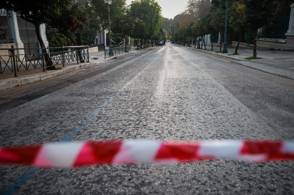 Κλειστοί δρόμοι και τροποποιήσεις δρομολογίων λόγω Μέρκελ – Άνοιξε ο σταθμός του μετρό στο Σύνταγμα