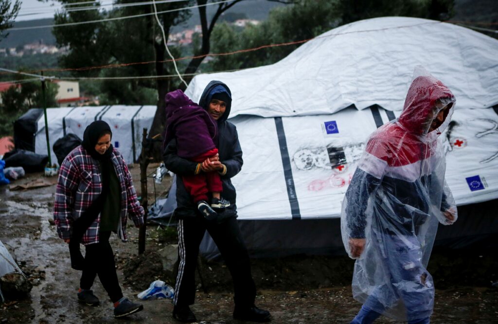 «Καυτή» επιστολή Γερμανίδας νοσηλεύτριας προς Μέρκελ: Ελάτε στη Λέσβο να δείτε «στην πράξη» τη συμφωνία ΕΕ-Τουρκίας