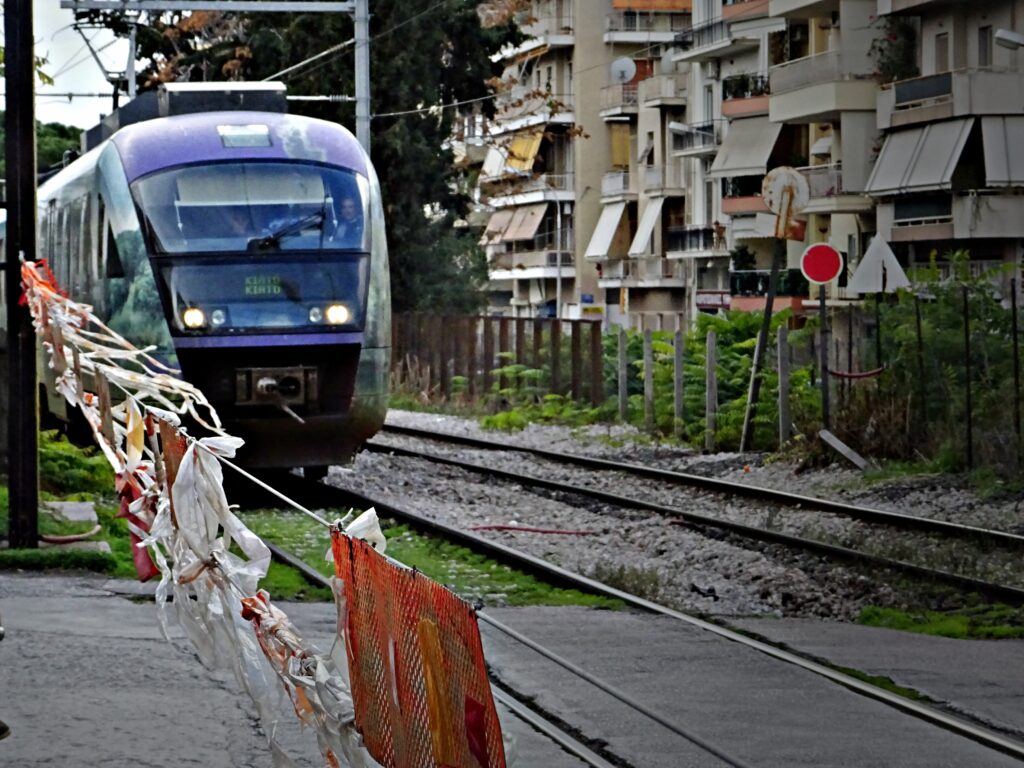 Τραγωδία με έναν νεκρό στο Κορδελιό – Παρασύρθηκε από αμαξοστοιχία του ΟΣΕ