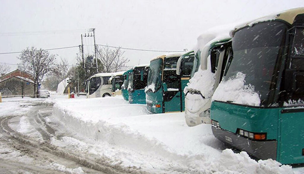Φάρσαλα: Λεωφορείο με μαθητές γλίστρησε λόγω παγετού και «βγήκε» από το δρόμο