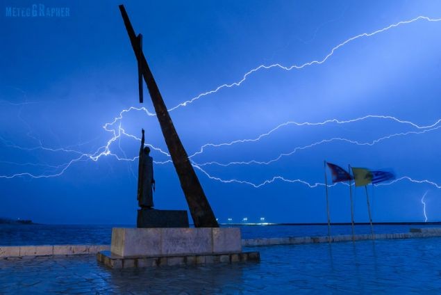 Εντυπωσιακές εικόνες από την ηλεκτρική καταιγίδα στην Σάμο