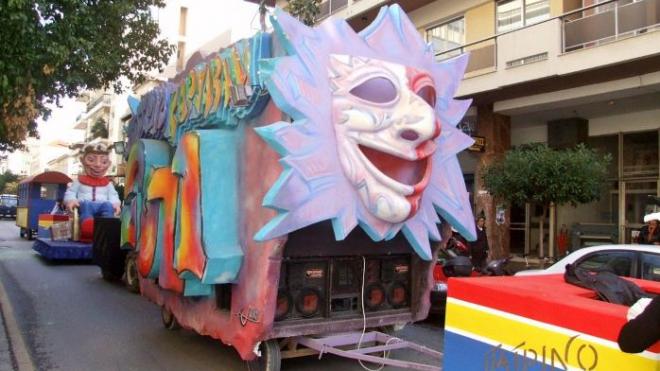 Πατρινό Καρναβάλι 2019: Ο τελάλης βγαίνει στους δρόμους και καλεί στις εκδηλώσεις