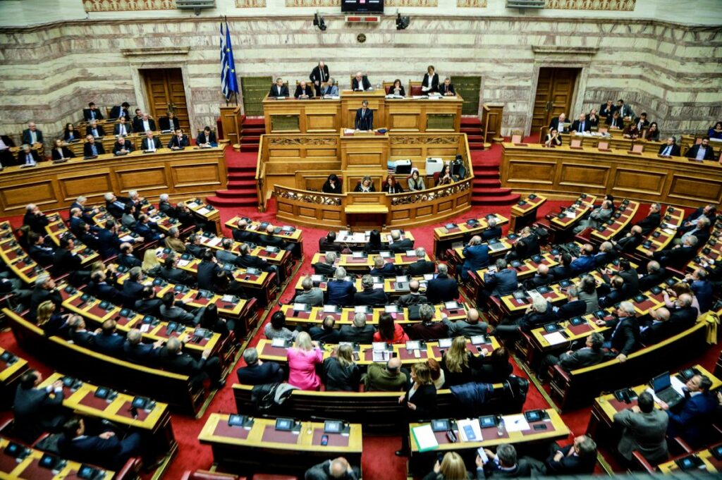 LIVE: Σε εξέλιξη η ψηφοφορία στη Βουλή για την ψήφο εμπιστοσύνης