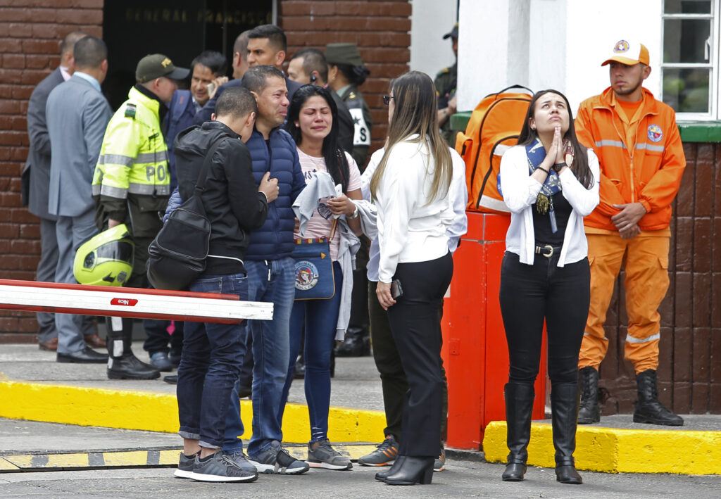 Κολομβία: Τουλάχιστον 21 νεκροί από την επίθεση στη σχολή της Αστυνομίας (Video & Photos)