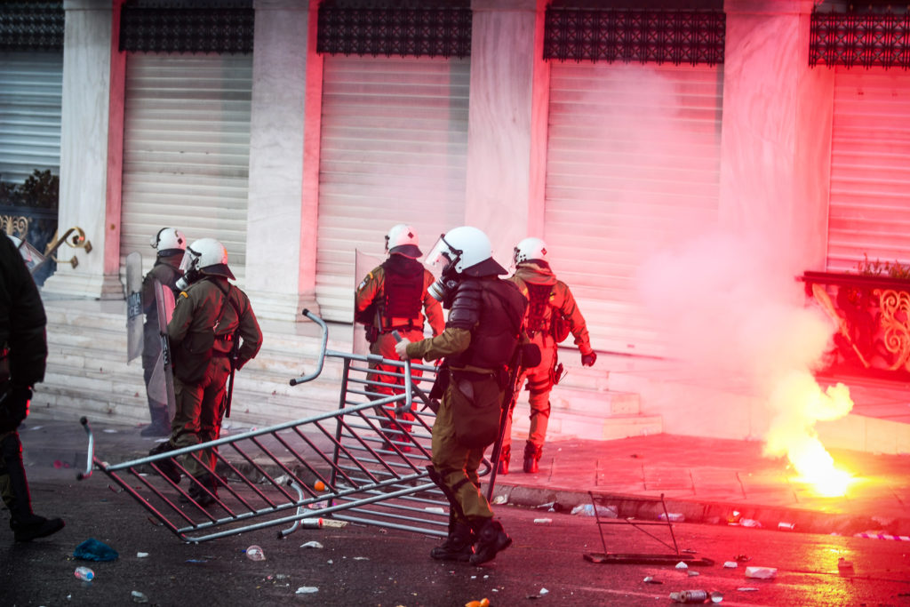 Σκληρή απάντηση Μαξίμου: Η ηγεσία της ΝΔ τυφλωμένη από αντιπολιτευτικό μένος, ταυτίζεται με τη Χρυσή Αυγή