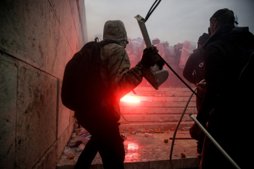 27χρονος ακροδεξιός που κατηγορείται για εμπρησμό στη «Φαβέλα» συνελήφθη στα χθεσινά επεισόδια