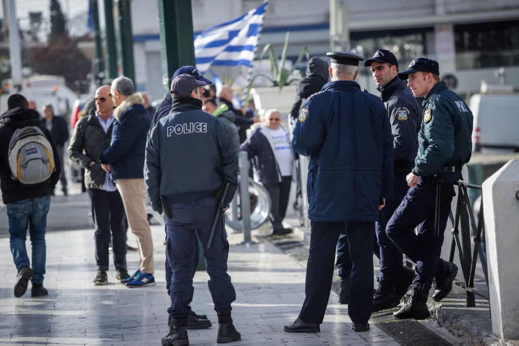 Δίωξη για δύο κακουργήματα και έξι πλημμελήματα για τους επτά συλληφθέντες στα χθεσινά επεισόδια