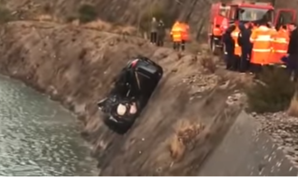 Τραγωδία στο Αγρίνιο: Εντοπίστηκε στην λίμνη το όχημα με τη σορό της 35χρονης που αγνοείτο