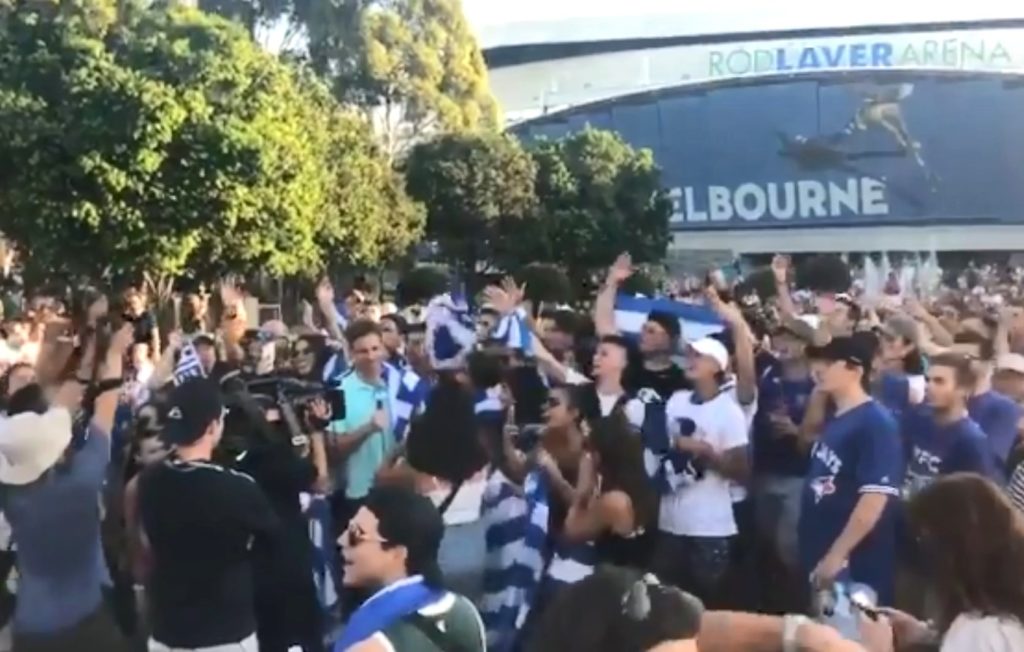 Έλληνες οπαδοί «διέπρεψαν» βρίζοντας τον Ναδάλ έξω από το γήπεδο της Μελβούρνης! (Video)