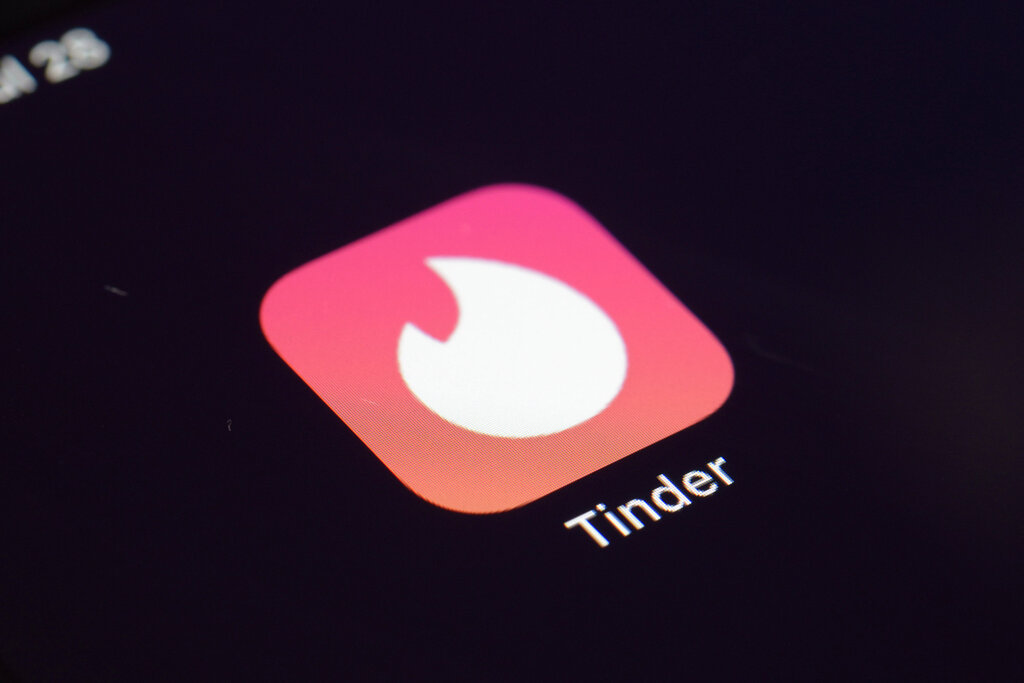 Μυανμάρ: Απαγόρευση σε Facebook και Twitter αλλά όχι στο Tinder