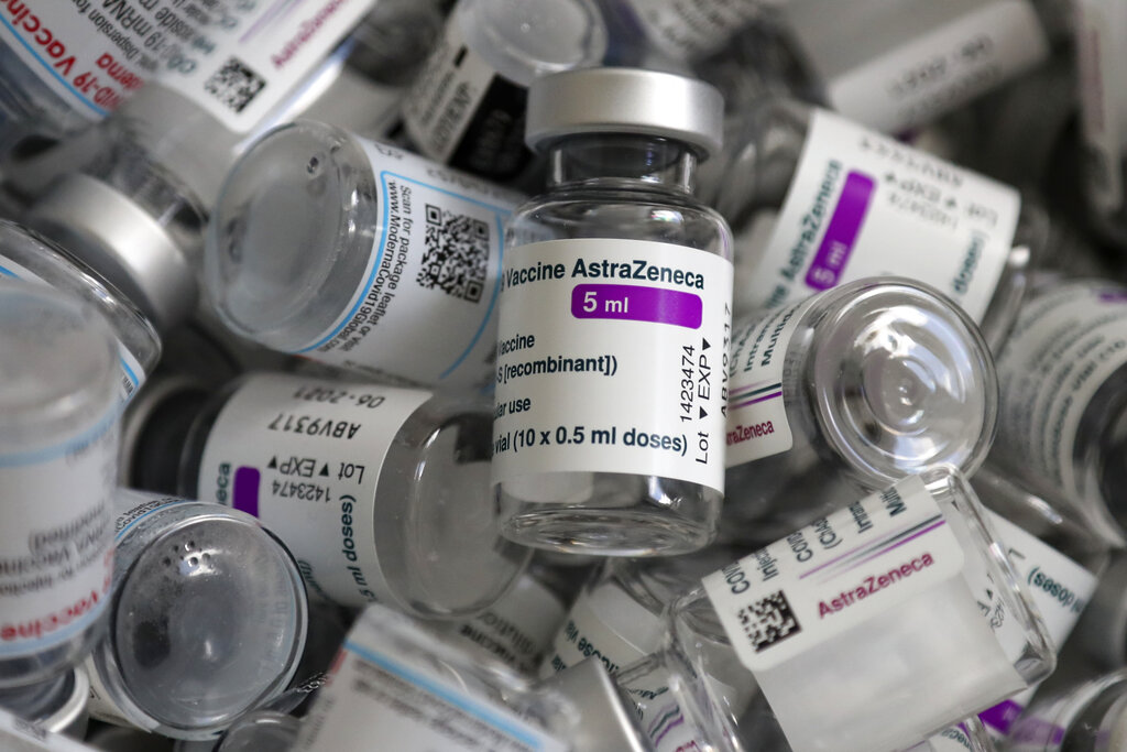 Κορονοϊός: Το εμβόλιο της AstraZeneca λειτουργεί καλά και ως επαναληπτική, τρίτη δόση